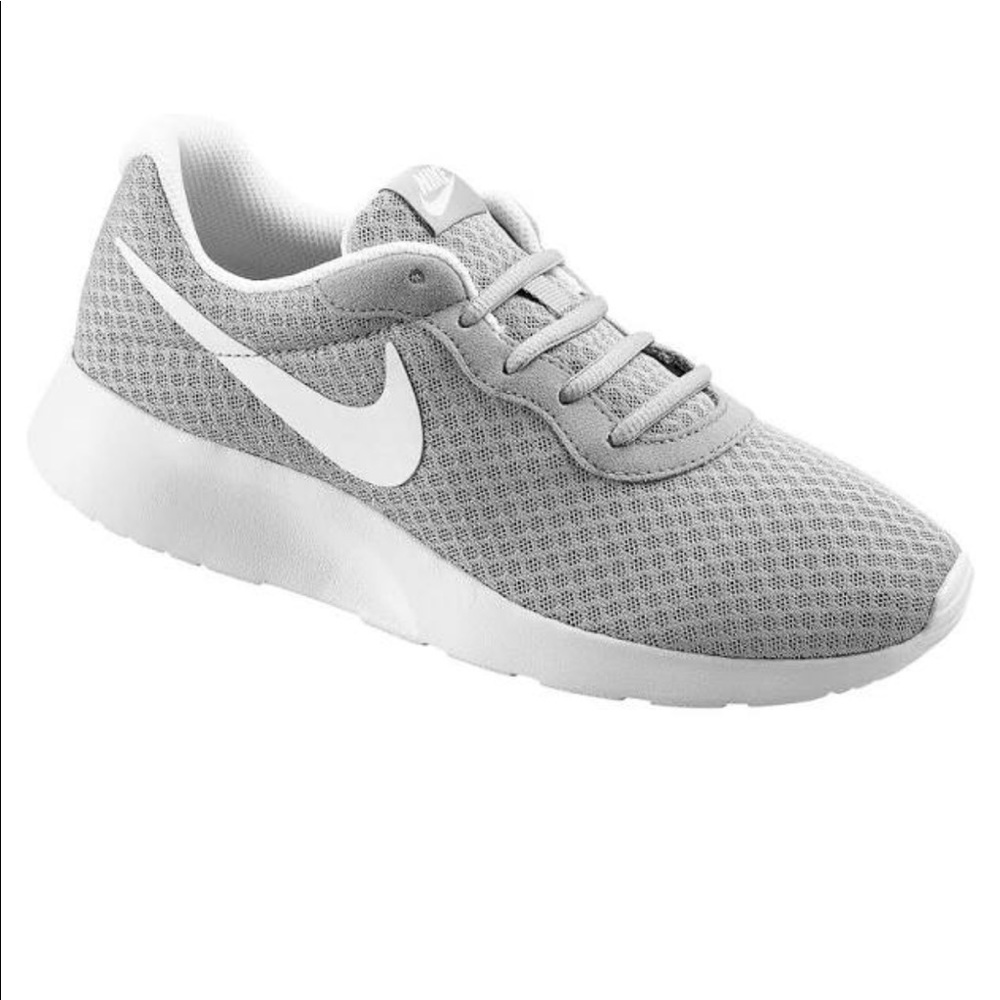 Women’s Nike Tanjun Wolf Grey